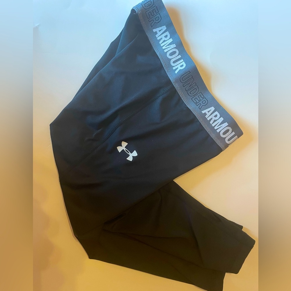 Under Armor Girls capris